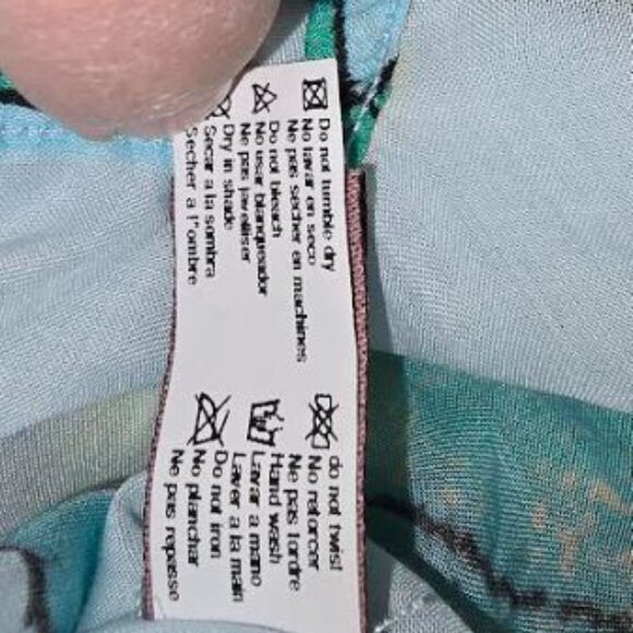 Women's NWT Maaji Green Colorful Floral Beachwear Dress Size M - Picture 7 of 7